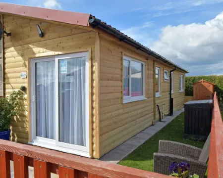 Pet Friendly Sleeps 3 Chalet Bridlington Free Elec Hotels in Carnaby