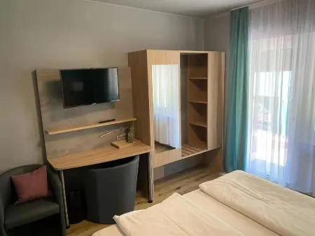 Hotel Blüchertal Bacharach Отели рядом с достопримечательностью «Зоопарк Рейнбёллен ГмбХ»