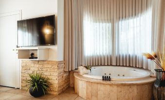 Grand Vista Boutique Hotel and Spa - Housity