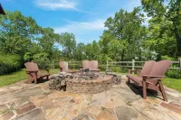 December Specials!-Brand New! 1 Mile to Sdc, 2 Arcades, Private Hot Tub, 2 Pools