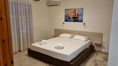 TOLO BLUE BAY Отели рядом с достопримечательностью «Yialasi beach»