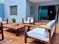 Casa Ekinox Hoteles cerca de Centro Comercial Altabrisa