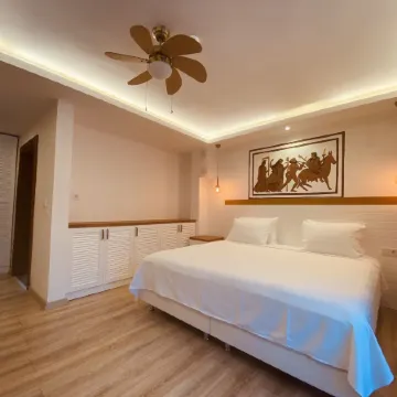 In Ephesus Hotel and Art Galery