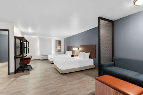 Everhome Suites Glendale Sports Entertainment District Hotels in Peoria