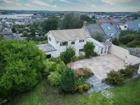 Longview - 4 Bedroom Holiday Home - Pembroke Dock