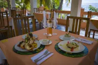 Hotel Restaurant Cyvadier Plage - breakfast