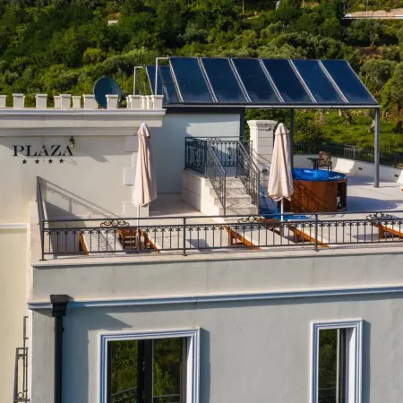 Hotel Plaza Lucice