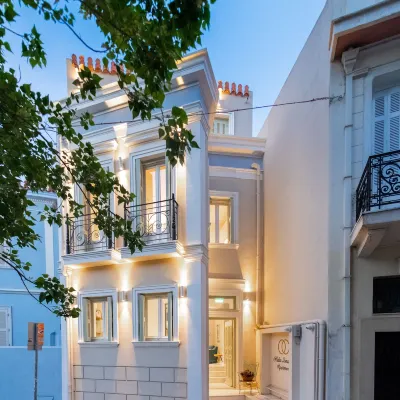 Ipelhome Plaka Boutique Apartments Отели рядом с достопримечательностью «Конгресс-центр Aigli Zappeion»
