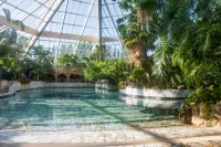 Hotel Eemhof by Center Parcs - С бассейном