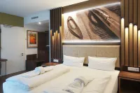Tools Hotel Laichingen فنادق في Laichingen