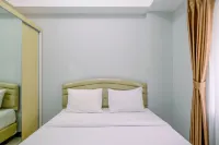 Elegant and Comfort 2Br at Royal Heights Apartment - Kitchenette