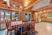 Lakefront Wprivate Beach - Luxury Log House!