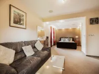 The Gables Hotel - Parking