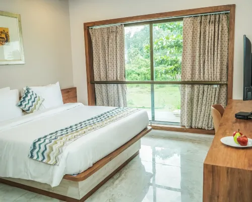 Nest Beacon Resort Daman Отели в г. Даман