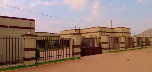 マクビ エステート - チリラボンブウェのアパートメント