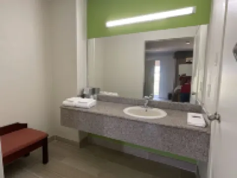 Executive Inn & Suites Hotels in Beaumont