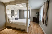 Hessenland Inn & Schatz Winery Hotels in Bayfield