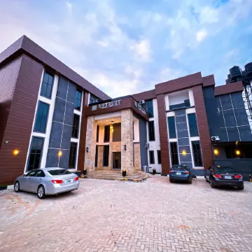 Entrust Hotel and Suites