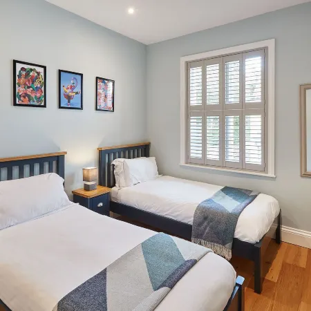 Host & Stay - the Old School House Hotels in Pickering