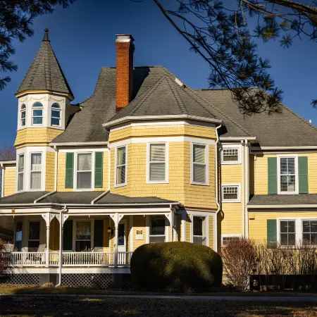 The Oaks Victorian Inn