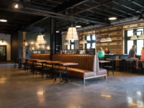 ハンプトン イン & スイーツ ブラゼルトン ブラゼルトンのホテル