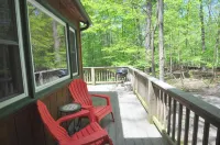 كابين آت سليبي كريك - تشارمينج كابين