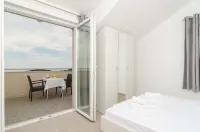 Apartments Villa Dadić Hotels in Rozat