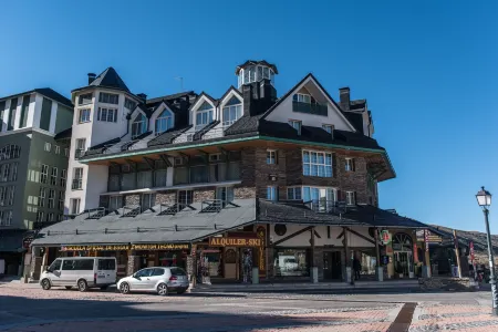 Todosierranevada Zona Baja - Montblanc Vistas A la Montana - Junto a Los Telecabinas Отели рядом с достопримечательностью «Estación de esquí Sierra Nevada»