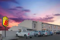 Super 8 by Wyndham Taos - parking