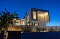 Luxury Villa Mirror - 200Meters from the Beach