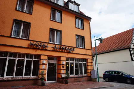 Ringhotel Altstadt Отели в г. Гюльцов-Прюцен