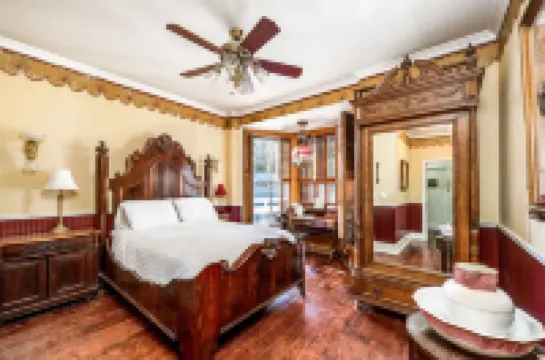 The Dutch Flat Hotel