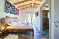 Pax House 2 Hotels in Vrh