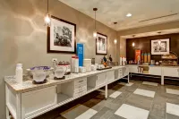 Hampton Inn & Suites Cincinnati-Downtown - breakfast