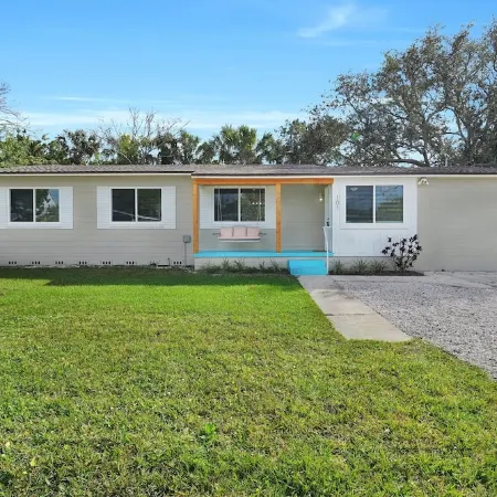 3-Bedroom House with Heated Pool in Delightful St. Augustine. Pet-Friendly!