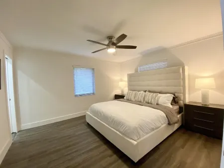 Impeccable 3 BR Beach Home Near Famed Atlantic Ave Отели в г. Бойнтон Бич