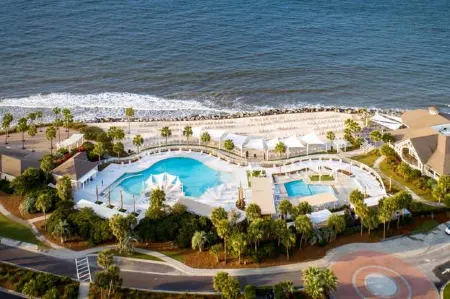 Stunning Ocean Views and Elegant Renovation - Cozy Atrium Retreat Отели в г. Сибрук Айленд