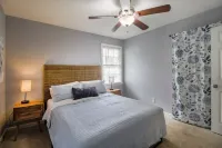 100" Projector,  Marsh Views, Full Coffee Bar, Pool/Ping Pong Game Room Hotels near Staples