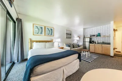 Balcony with Lawn View and Kitchenette - Stylish Modern Oasis Hotels near Donner Summit SNO-Park