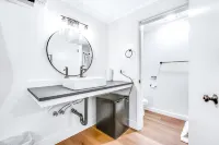 Dog-friendly hiker's studio with mountain views & fast WiFi - close to hiking