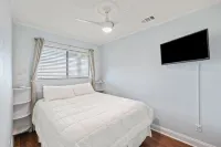 Private Pier Access and Community Pool - Gorgeous Ocean View Retreat 棕櫚島住宿飯店