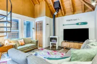 Dog-friendly home with private hot tub, fast WiFi, gas fireplace & SHARC passes