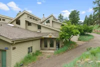 Breathtaking Mountain Views and Cozy Interiors - Spectacular Retreat 고블린스 포레스트 주변 호텔