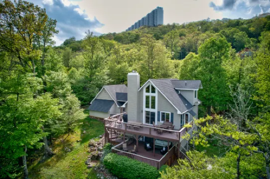 Gorgeous Views and Inviting Sauna - Stunning Mountain Escape