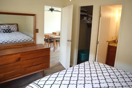 Modern Condo with Convenient Location Отели рядом с достопримечательностью «Kihei Aquatic Center»