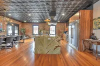 Luxury Penthouse in Downtown Bristol + Cool Patio • Sleeps 10 • Near Casino/Bms Hotels in Bristol