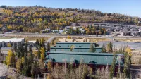 Luxurious Mountain Retreat with Hot Tub, Sauna, Games Hotels in Brian Head