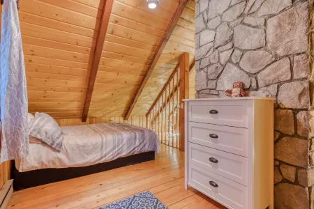 Charming, riverfront cabin with fireplace - dog-friendly