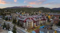 Cozy Fireplace and Shared Pool and Hot Tub - Charming Mountain Retreat