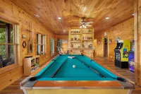 Luxurious Hot Tub and Game Room - Stunning Mountain Retreat
